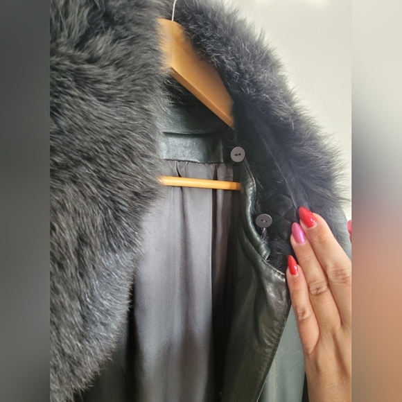 Oversized Green Leather Trench Coat with Fur Trims - Plus Size 14W - Picture 13 of 17